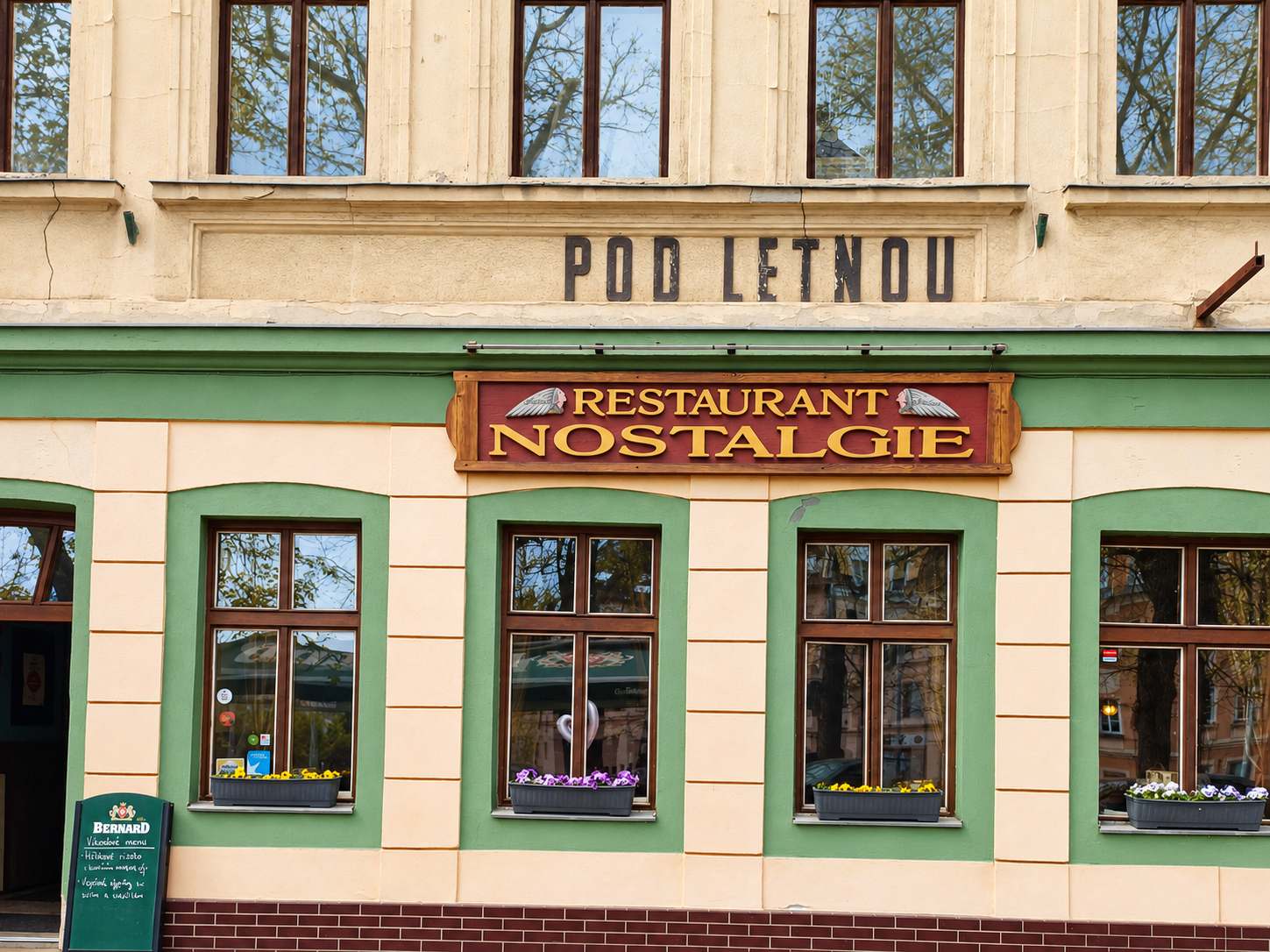 Exteriér restaurace